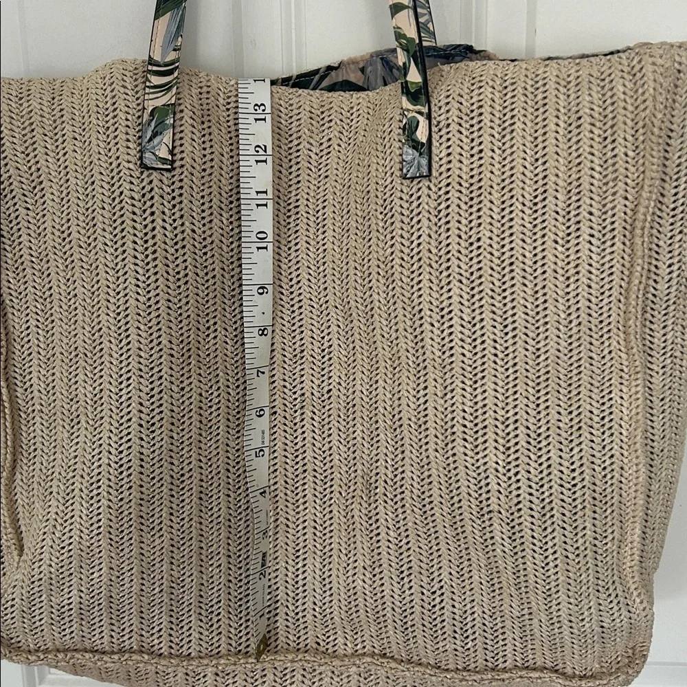 Victoria's Secret 2020 limited edition woven tote bag beige tropical lining